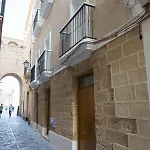 Arco Junto A La Catedral De * Cádis