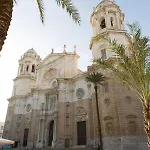 Arco Junto A La Catedral De Apartamento *