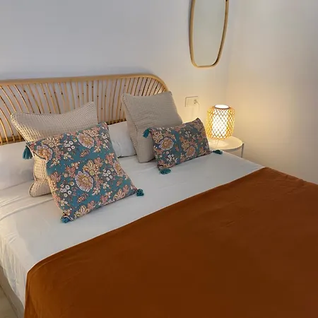 Arco Junto A La Catedral De *