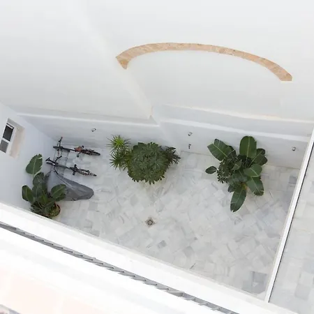 Arco Junto A La Catedral De * Cadix