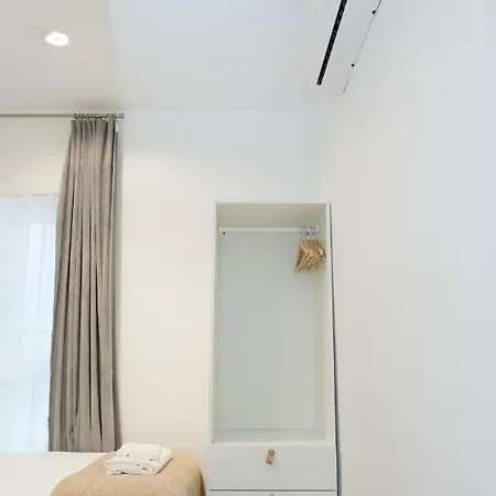 Arco Junto A La Catedral De *