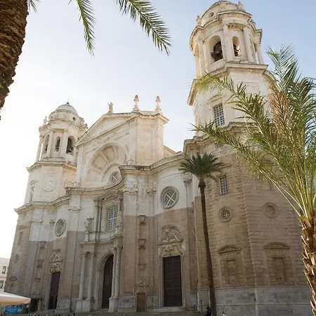 Arco Junto A La Catedral De 公寓 *