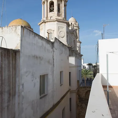 Arco Junto A La Catedral De * Cadiz