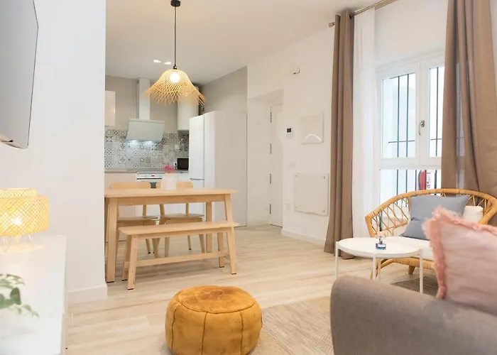 Arco Junto A La Catedral De Cadiz