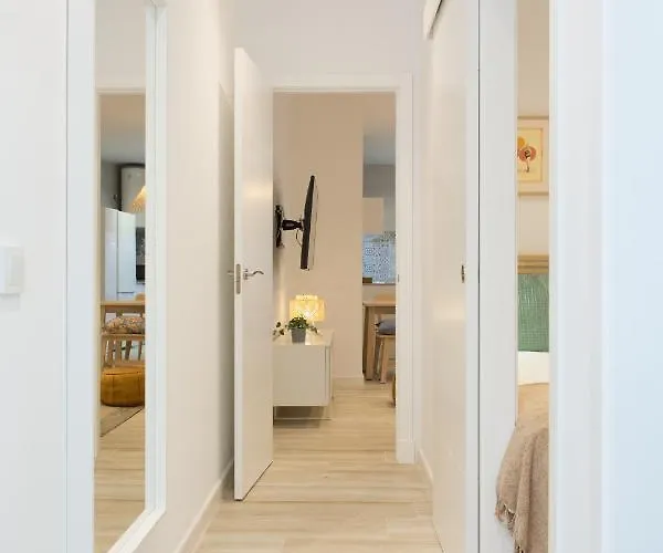 Arco Junto A La Catedral De Cadix