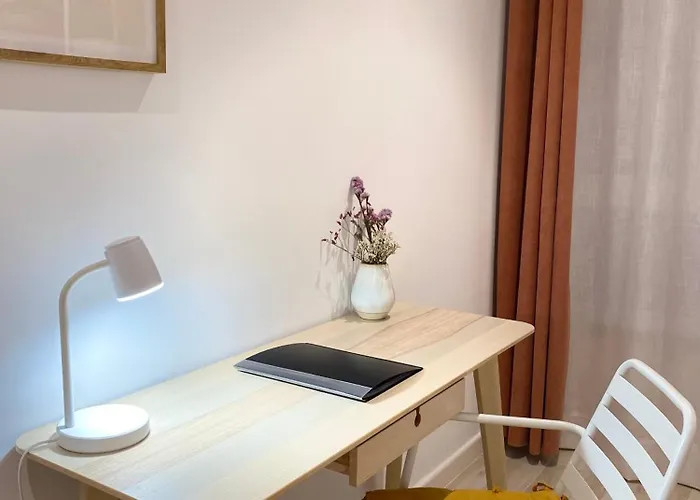 Arco Junto A La Catedral De