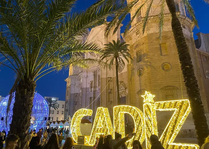 Arco Junto A La Catedral De Cadix