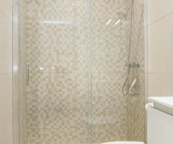 Arco Junto A La Catedral De Lejlighed *