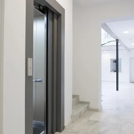 Arco Junto A La Catedral De * 加的斯