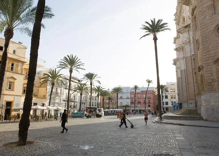 Arco Junto A La Catedral De