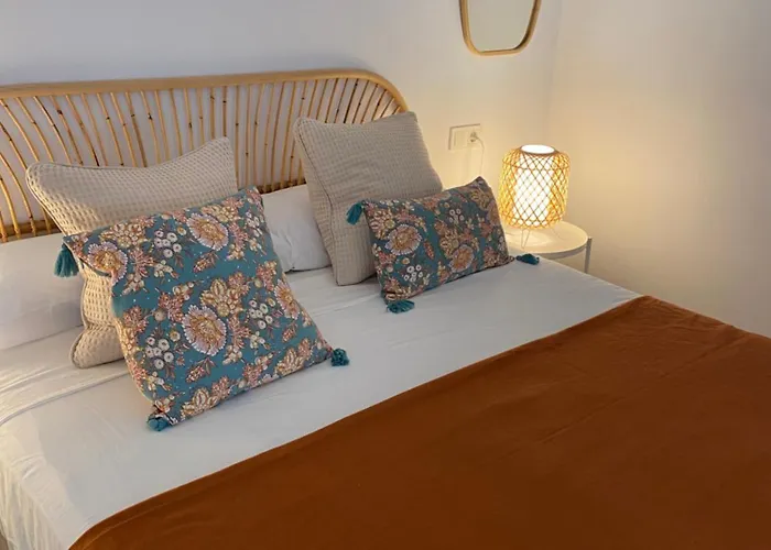 Arco Junto A La Catedral De *